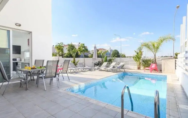 Avra Garden Villa