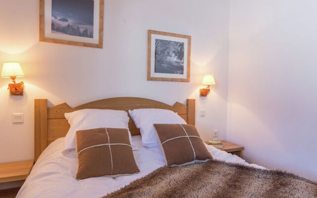 Tasteful Apartment Directly on the Slopes of Plagne Soleil