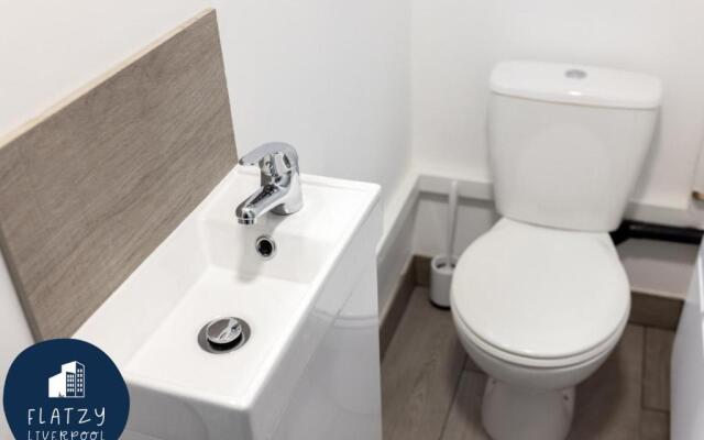 Flatzy - Charming Garden Annexe in Aigburth with Kitchenette