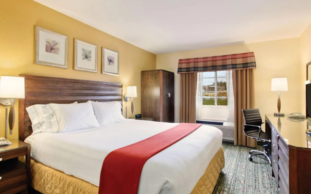 Holiday Inn Express Hotel & Suites San Diego-Escondido by IHG