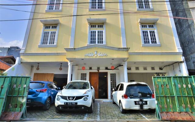 ZEN Rooms Basic Near Pasar Baru