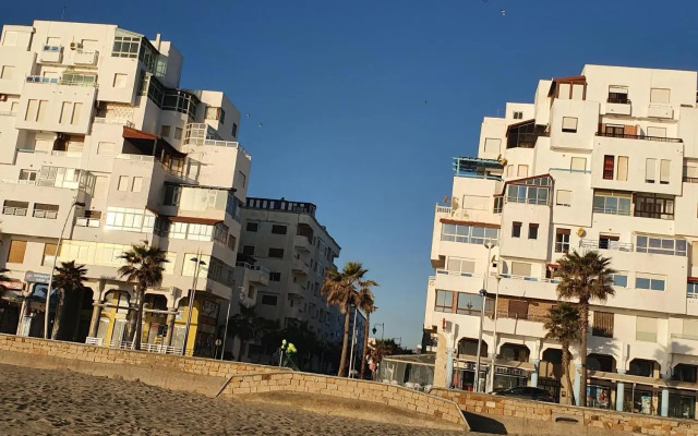 Appartement avec piscine, 1min de la plage