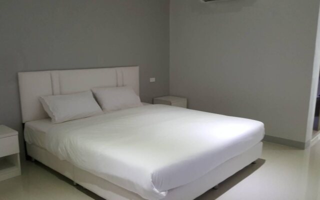 River Residence Saraburi Hotel