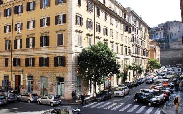 Vatican Santamaura 39