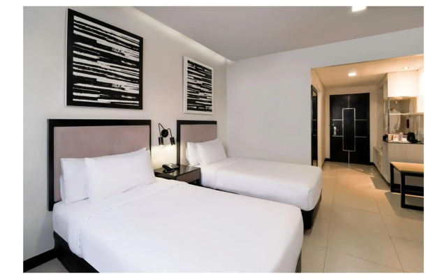 Summit Hotel Magnolia