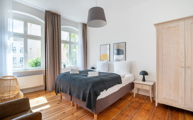 Schoenhouse Avenue by Limehome
