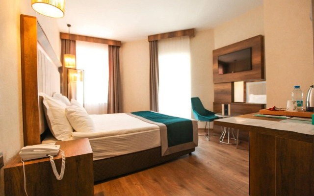 The Life Hotel & Spa