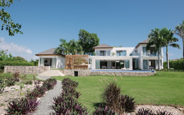 Large Cap Cana Villa at Yarari with Pool