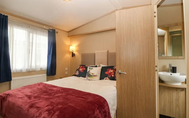 Seafront Holiday Home 2