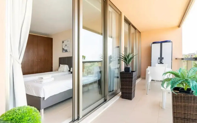 Luxury 3BR 7 pools Beach 200 m