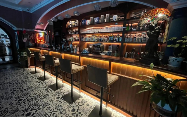 Paris Of Dragonbay Hotel