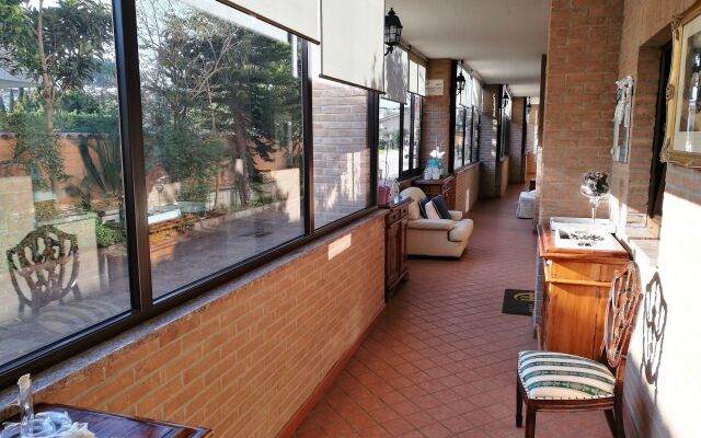 Euro House Inn Airport