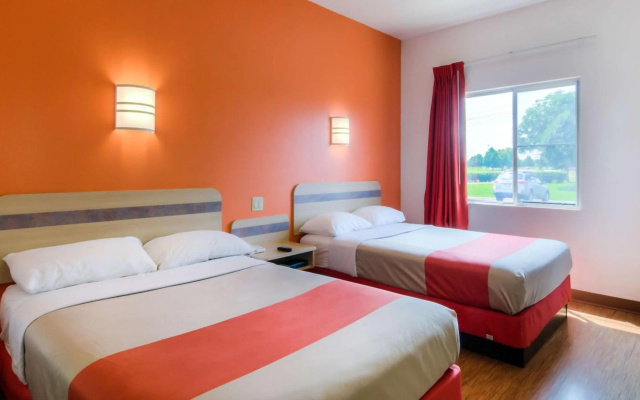 Motel 6 Owensboro, KY