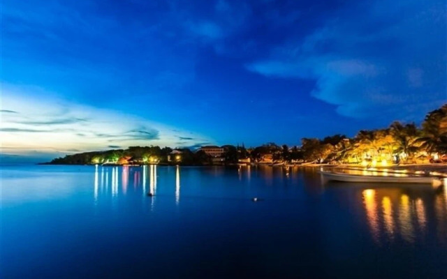 Sunset Villas 12D 2 Bedroom Condo By Redawning