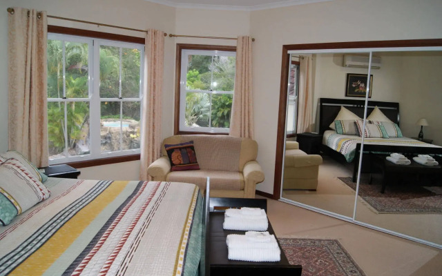Kingfishers Manor @ Noosa