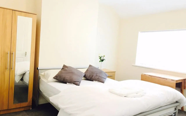 Birmingham Guest House 01