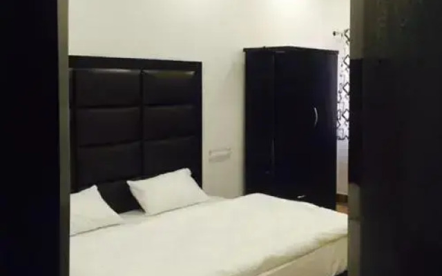 Hotel Kanha & Family Restaurent