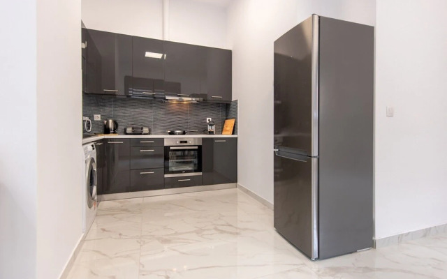 LIV - Modern Spacious Apartment in Gazi