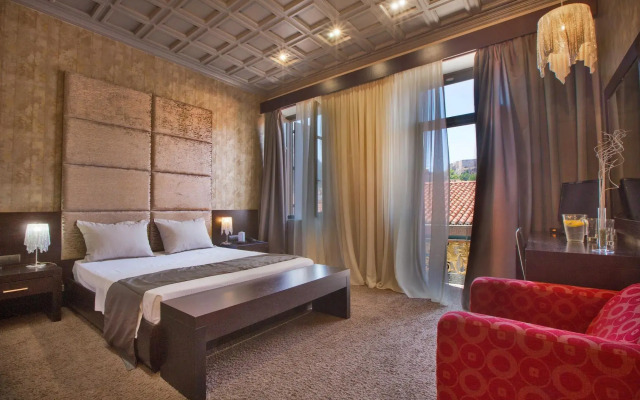 Aion Luxury Hotel