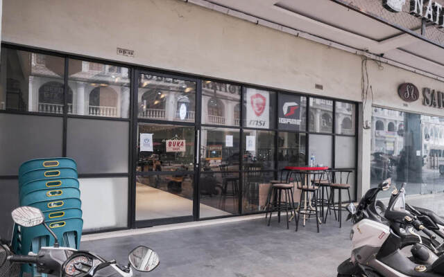 RedDoorz @ CBD Polonia Medan