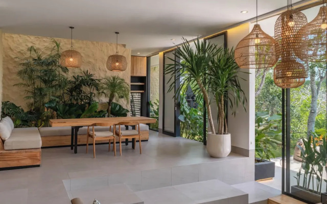 The Luminous Villa Uluwatu