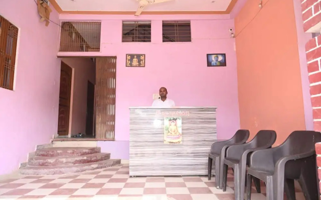 Goroomgo Mahamaya Guest House Varanasi