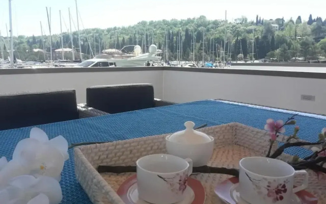 Adela Floating House