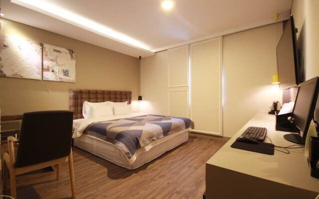 Busan Deokcheon Den Basta Hotel