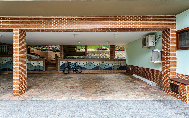 Casa em condomínio em meio à natureza CLN006