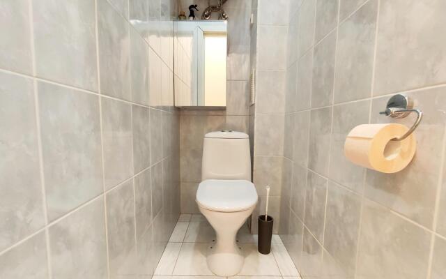 Tverskaya Street (Тверская Стрит) на улице 1-ая Тверская-Ямская