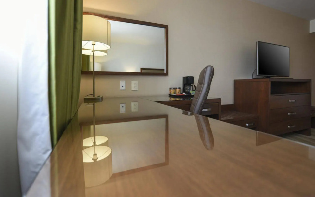 Holiday Inn Express & Suites Celaya by IHG