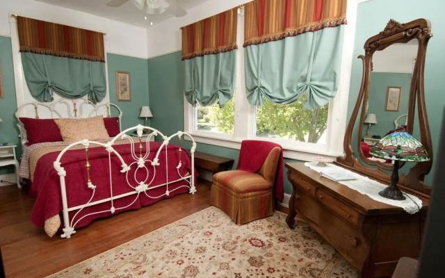 The Cotton Palace Bed and Breakfast