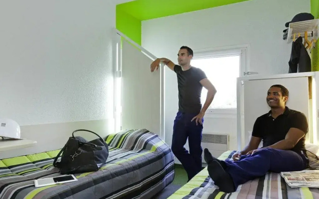 hotelF1 Versailles Maurepas