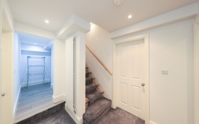 Superb Spacious2BedApartCloseToPlayhouse