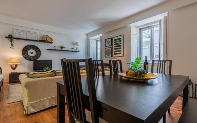 32 -Lovely 2 bedroom Apt in Principe Real