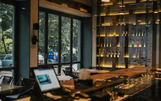 Aya Hotel