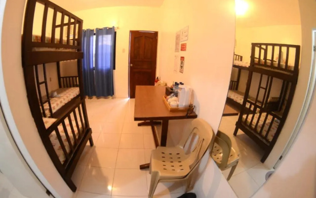 Buceo Anilao Beach & Dive Resort