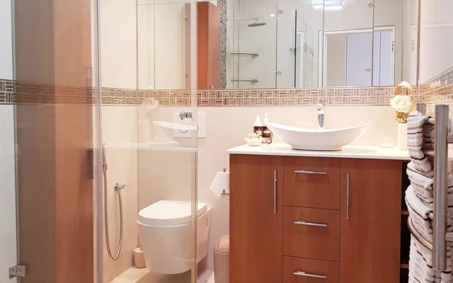 Luxurious Apartment in Century City