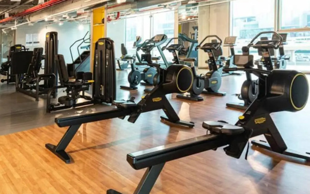 Downtown Views 1 BR Apartment high floor