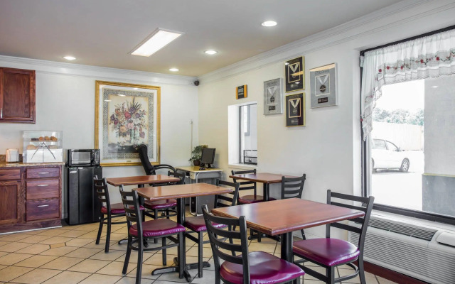 Econo Lodge Goose Creek