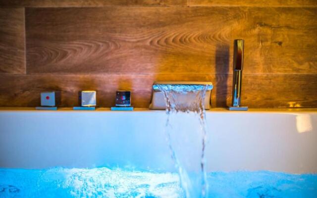 NOHO Boutique , premium living 8