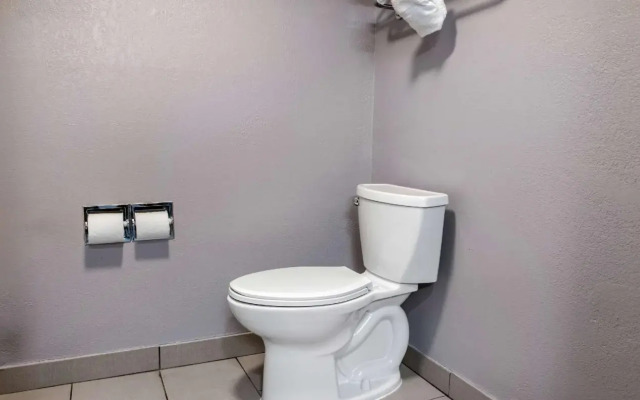 Quality Inn & Suites Bedford West