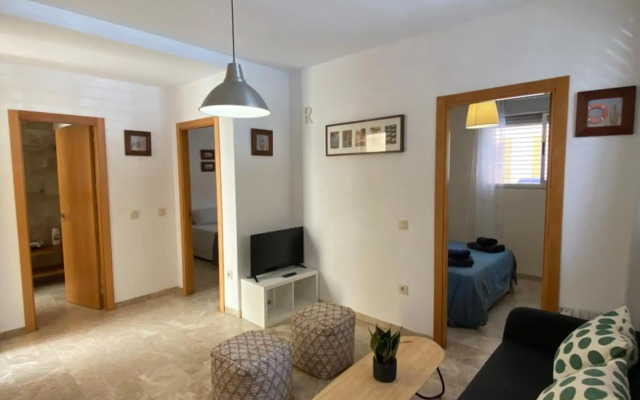 Central 2 bedrooms apartment with patio