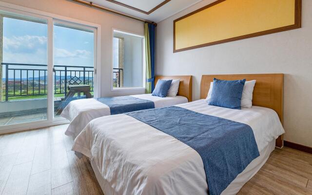 Seogwipo Dobitnarae Resort