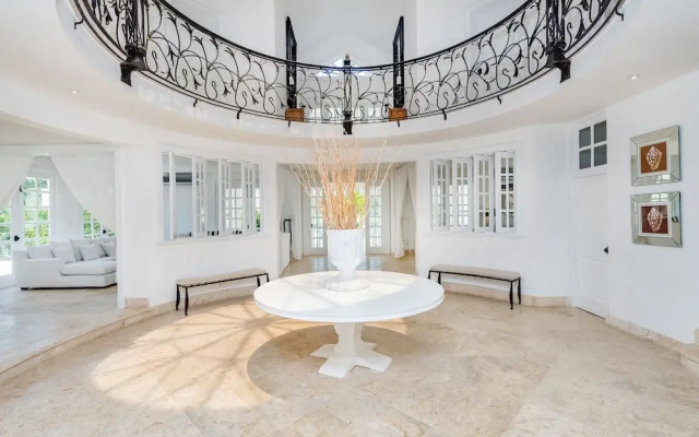 Luxury 2-level villa in Punta Cana