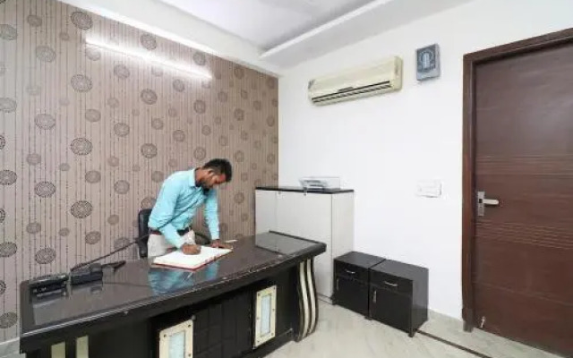 Royal Rahul Residency by OYO Rooms