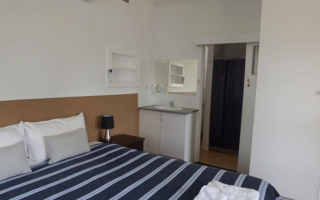 Calder Family Motel
