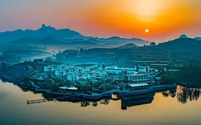 Yungu Xiangjiju Hot Spring Holiday Hotel