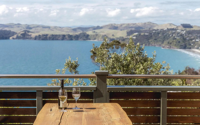 Seaview Sojourn - Waiheke Escapes