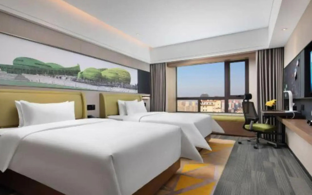 Hampton by Hilton Zhumadian Sports Center